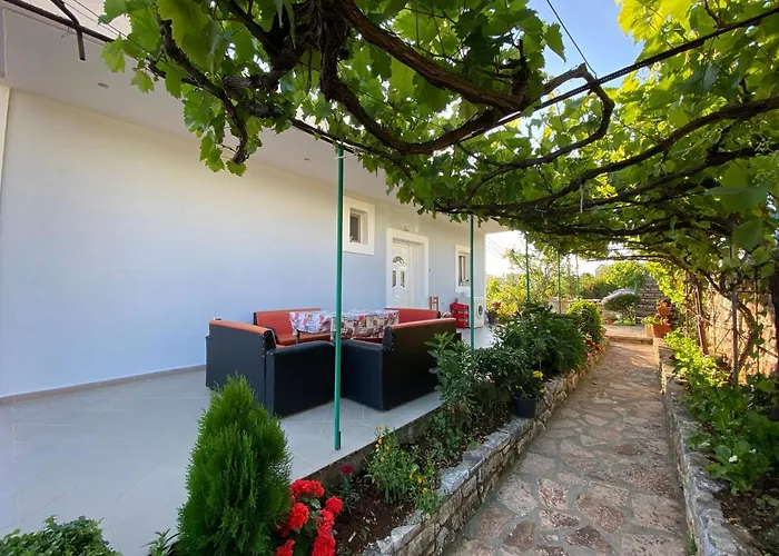 Apartment Krenar Voda